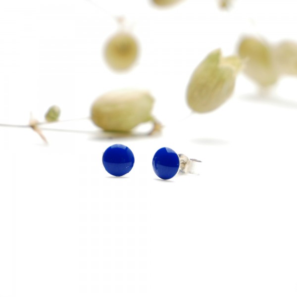 Boucles d'oreilles puces en argent massif 925/1000 et résine bleu pervenche collection Niji NIJI 25,00 €