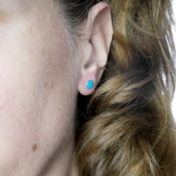 Boucles d'oreilles puces en argent massif 925/1000 et résine bleu lagon collection Niji NIJI 25,00 €