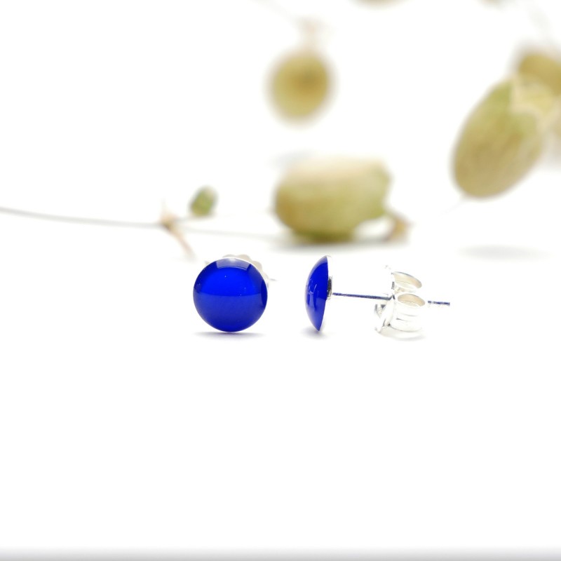 Sterling silver minimalist earrings with electric blue resin NIJI 25,00 € Sterling silver minimalist earrings with electric blue resin NIJI 25,00 €