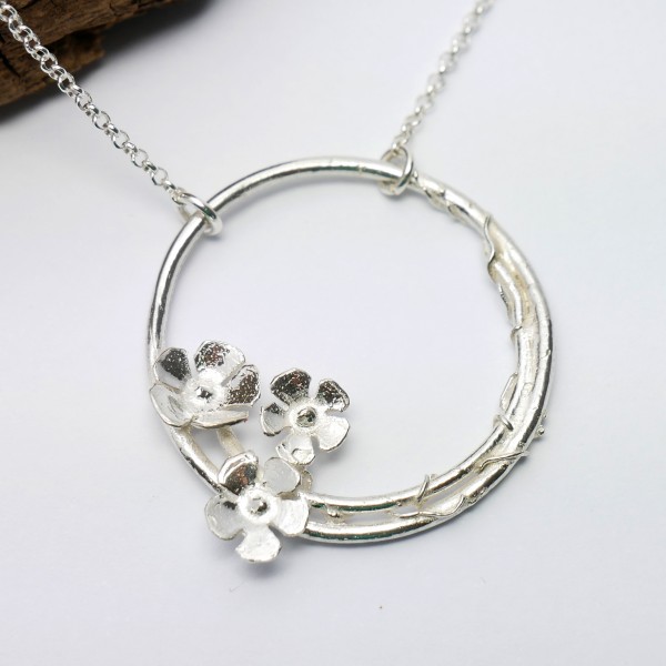 Sterling silver Sakura flower adjustable necklace Desiree Schmidt Paris Sakura 77,00 €