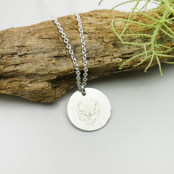 Sterling silver minimalist adjustable necklace with skull Desiree Schmidt Paris MIN 25,00 €