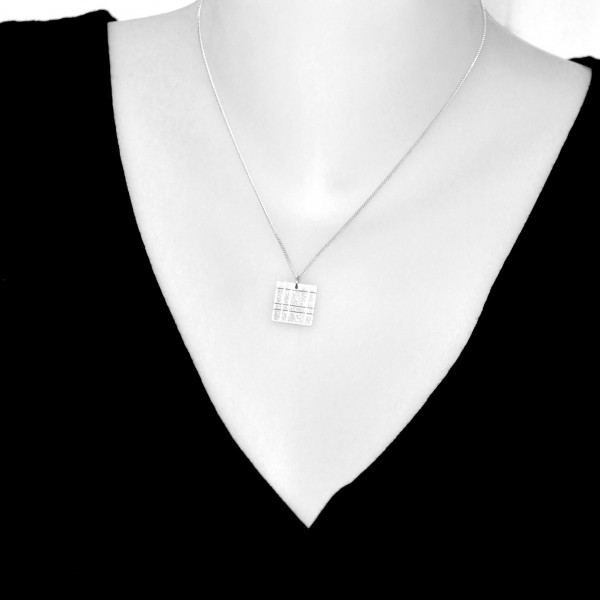 Square pendant on adjustable chain Kilt in solid silver 925/1000 Desiree Schmidt Paris Kilt 47,00 €