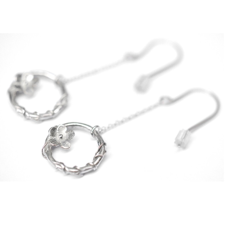 Sakura flower pendant earrings. Sterling silver. Sakura 77,00 € Sakura flower pendant earrings. Sterling silver. Sakura 77,00 €
