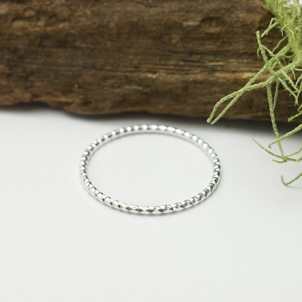 Minimalistischer facettierter 925/1000 Silberring stapelbarer Ring Startseite 20,00 €