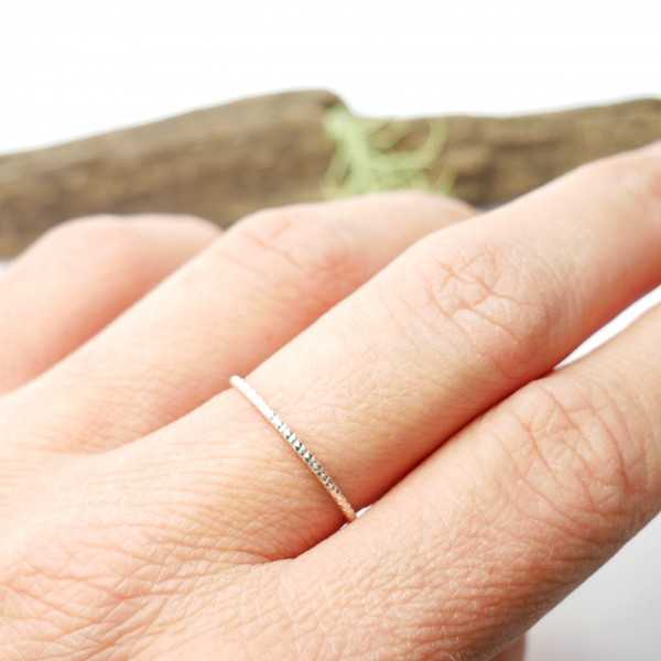 Minimalist faceted 925/1000 silver ring stackable ring Home 20,00 €