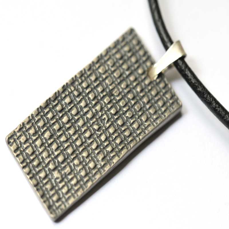 Grand collier Building en argent massif Pour homme 85,00 € Grand collier Building en argent massif Pour homme 85,00 €