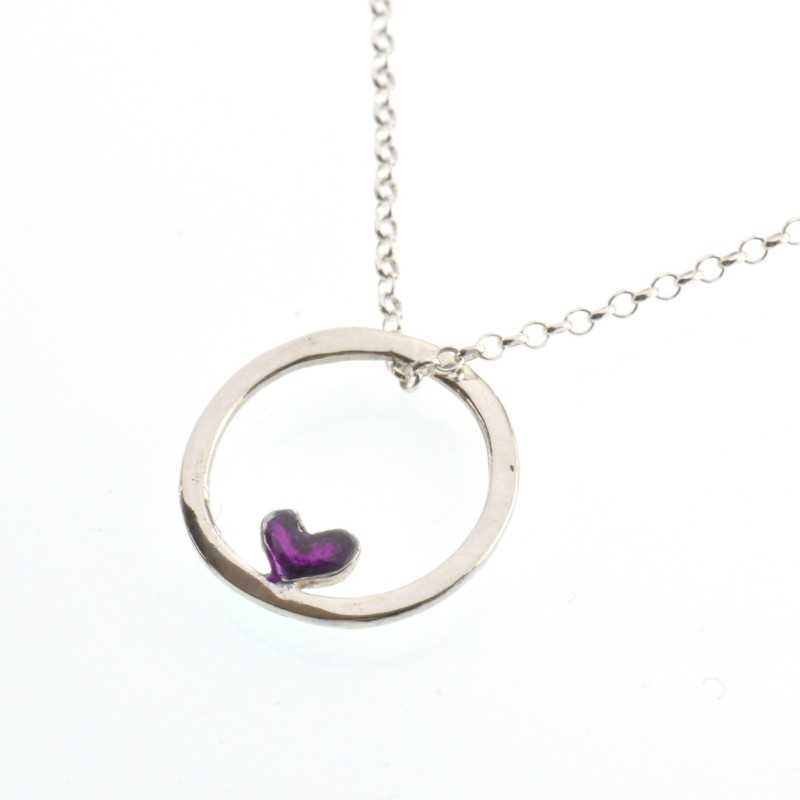 Valentine small reversible necklace. Sterling silver. Desiree Schmidt Paris Valentine 39,00 € Valentine small reversible necklace. Sterling silver. Desiree Schmidt Paris Valentine 39,00 €
