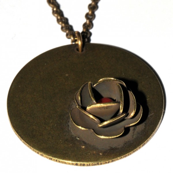 Runder Anhänger auf verstellbare Halskette Rose in gealterter Bronze Desiree Schmidt Paris Rose 39,00 €