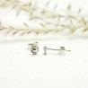 Boucles d'oreilles puces en argent 925 fleurs minimalistes artisanat français