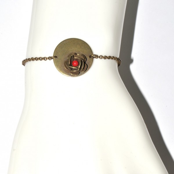 Rose round bracelet with red pearl in aged bronze Rose 35,00 €