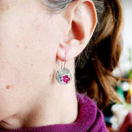 Boucles d'oreilles pendantes rose fuchsia Fleur de Cerisier en argent 925 made in France