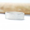Breiter Sandgestrahlter Ring aus recyceltes 925er Silber für Damen und Herren