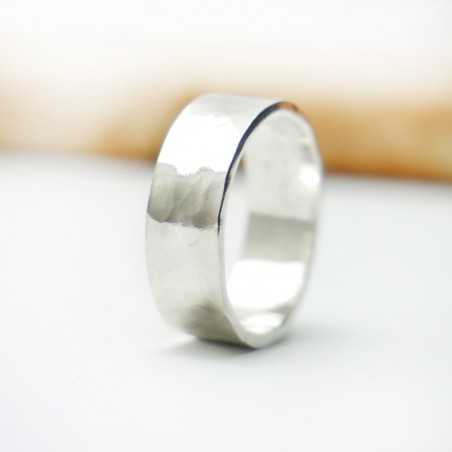 Breiter Gehämmerter Ring aus recyceltes 925er Silber für Damen und Herren