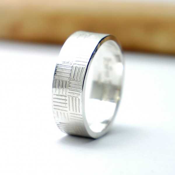 Breiter Karierter Ring aus recyceltes 925er Silber für Damen und Herren