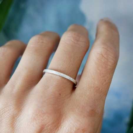 Sandgestrahlter dünner Stapelbarer Ring aus recyceltes 925er Silber für Damen und Herren