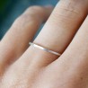 Gebürsteter dünner stapelbarer ring aus recyceltes 925er Silber für Damen und Herren