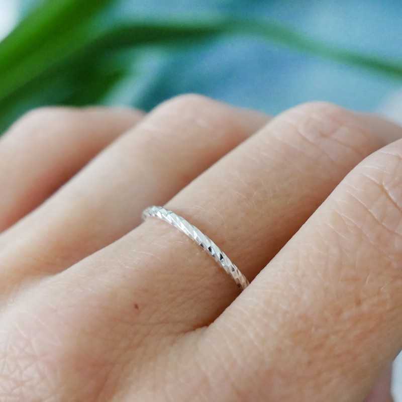 Bague Alliance Fine Argent 925/1000 Rhodié – Anneau Torsadé 1 Mm – Tata Gisèle