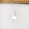 Petit pendentif étoile sur chaine fine ras de cou en argent 925 recyclé minimaliste