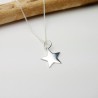 Petit pendentif étoile sur chaine fine ras de cou en argent 925 recyclé minimaliste