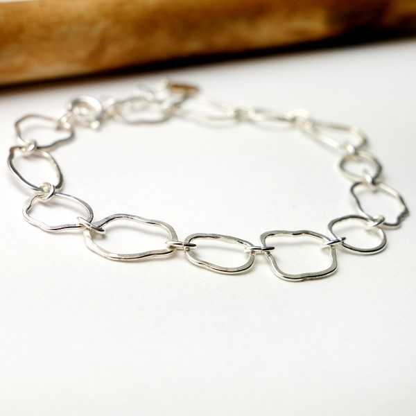 Großes Maya-Wolkenarmband aus recyceltem und upgecyceltem 925er Silber, verstellbar