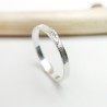 Bague sablée empilable feuille argent 925 recyclé pour femme et pou...