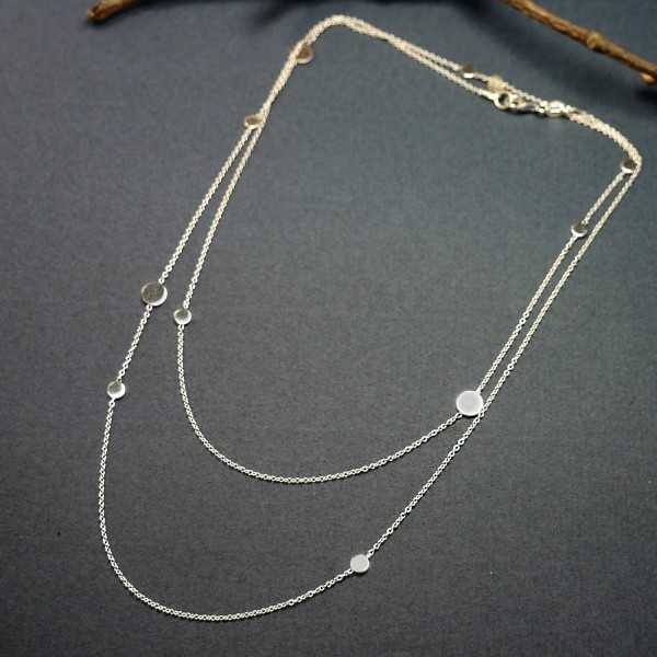 Minimalistische lange Halskette mit runden Kieselsteinen aus recyceltem 925er Silber