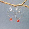 Minimalist round dangling earrings with a small red glass bead in upcycled and recycled 925 silver ♻ for women.