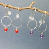Petites boucles d'oreilles pendantes cercle avec perle améthyste Maya en argent 925 recyclé et upcyclé