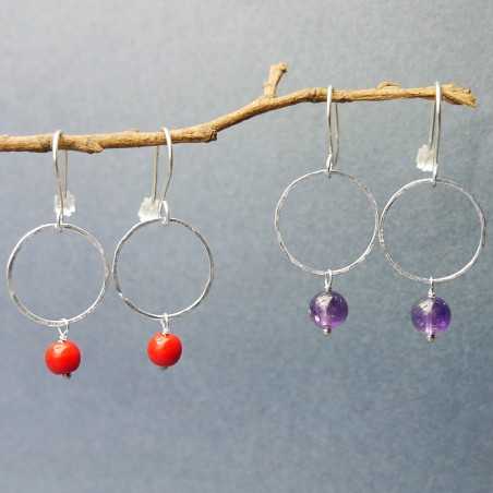 Minimalist round dangling earrings with an amethyst bead in upcycled and recycled 925 silver ♻ for women.