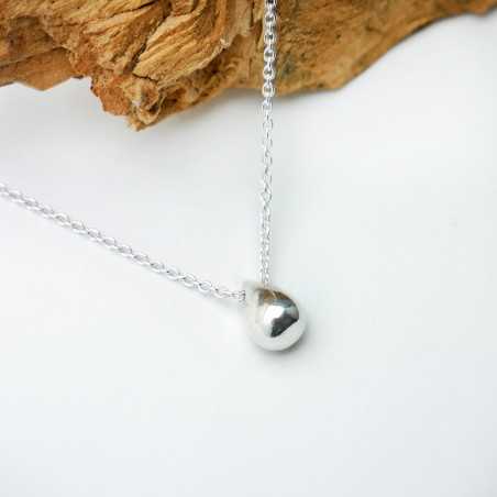Solitaire necklace with a drop-shaped pearl in minimalist recycled 925 silver with adjustable chain