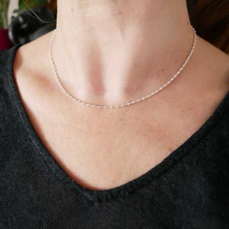 Short thin chain in minimalist recycled 925 silver with small alternating pearls