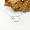 Petit collier deux anneaux fins entrelacés en argent 925 recyclé minimaliste sur chaine ras de cou pour femme made in France