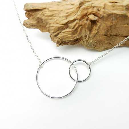 Collier deux anneaux fins entrelacés en argent 925 recyclé minimaliste sur chaine ras de cou pour femme made in France