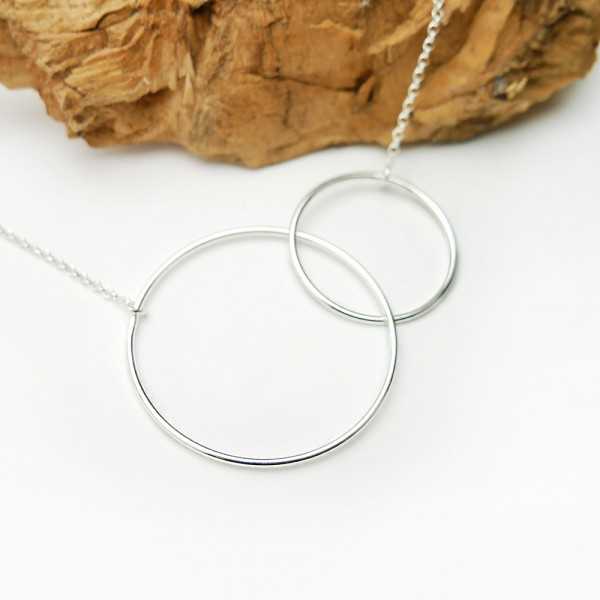 Large Minimalist necklace with two thin intertwined rings recycled 925 silver on a choker chain for women