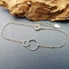 Bracelet deux anneaux ronds entrelacés en argent 925 recyclé minimaliste