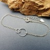 Bracelet deux anneaux ronds entrelacés en argent 925 recyclé minimaliste