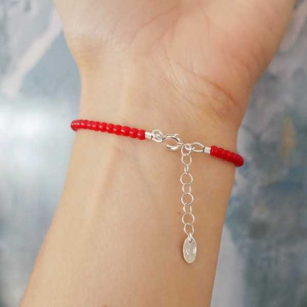 Fine bracelet in recycled 925 silver and minimalist red glass beads square beads