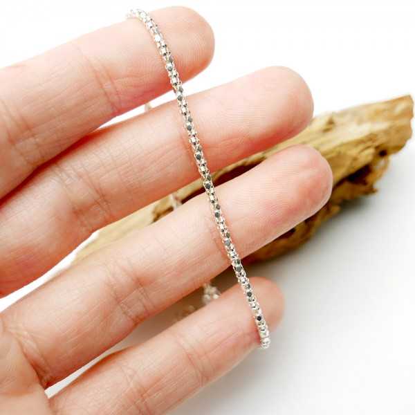 Minimalist recycled 925 silver bracelet for women with diamond popcorn chain