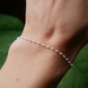 Minimalistisches Armband aus recyceltem 925er Silber für Damen mit abwechselnden Perlen