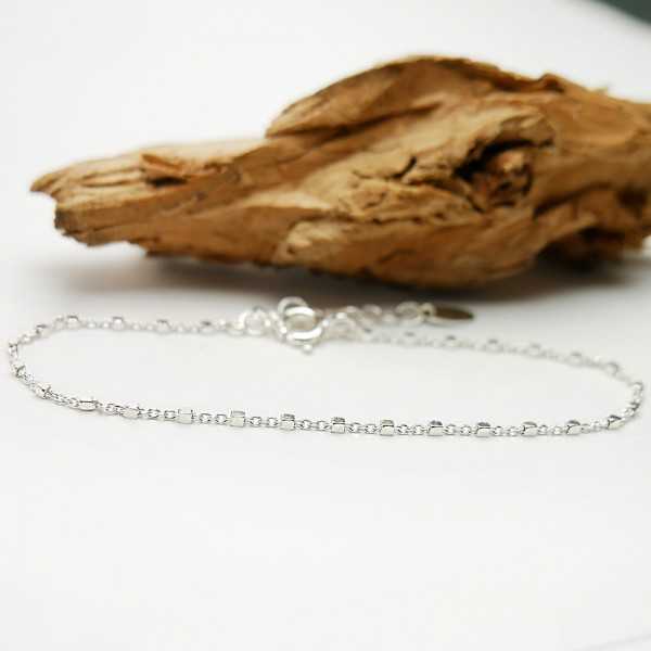 Minimalist recycled 925 silver bracelet for women with alternating square beads