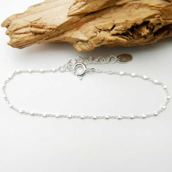 Minimalistisches Armband aus recyceltem 925er Silber für Damen mit abwechselnden quadratischen Perlen