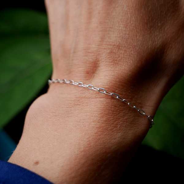 Minimalist recycled 925 silver bracelet for women with oval links