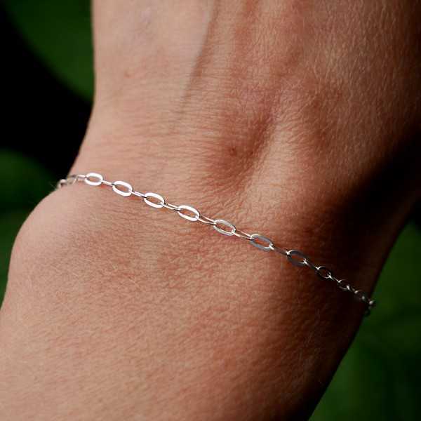 Minimalistisches Armband aus recyceltem 925er Silber für Damen mit ovalen Gliedern