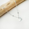 Solitärer Damen-Herzanhänger aus minimalistischem recyceltem 925er Silber für Damen an einer feinen, verstellbaren Perlenkette