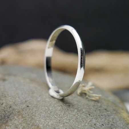 Dünner Ring aus recyceltem 925er Silber halber Armreif glänzend stapelbar Unisex