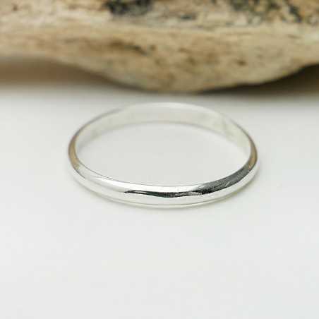 Dünner Ring aus recyceltem 925er Silber halber Armreif glänzend stapelbar Unisex