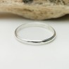 Bague fine en argent 925 recyclé demi jonc empilable homme et femme