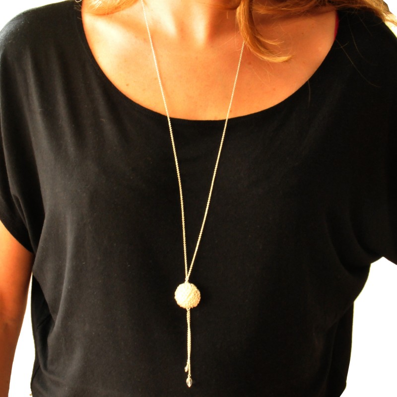 Litchi sterling silver long necklace Desiree Schmidt Paris Litchi 97,00 € Litchi sterling silver long necklace Desiree Schmidt Paris Litchi 97,00 €