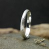 Ehering aus recyceltem 925er Silber halber Armreif sandgestrahlt stapelbar Unisex