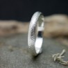 Ehering aus recyceltem 925er Silber 3 mm halber Armreif sandgestrahlt stapelbar Unisex